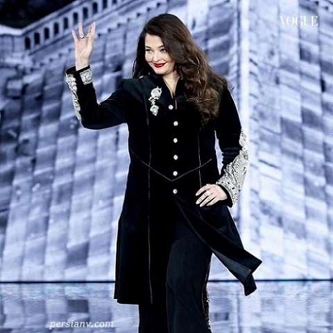 حضور باشکوه آیشواریا رای با لباس سنتی هندی در فشن شوی پاریس ؛ یک جلوه لوکس و اصیل