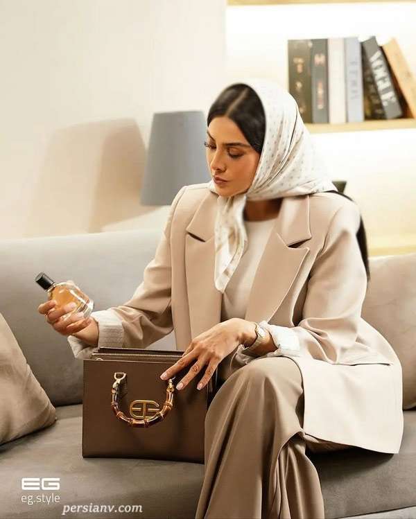 عکس تبلیغاتی آزاده صمدی با ظاهری چشم‌نواز که کاربران فضای مجازی را مجذوب خود کرد / ملکه استایل‌های پاییزی